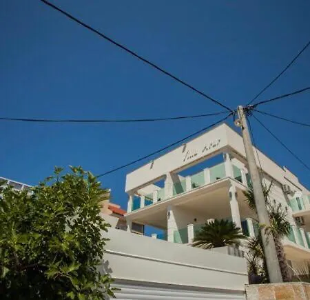 Arar Villa *