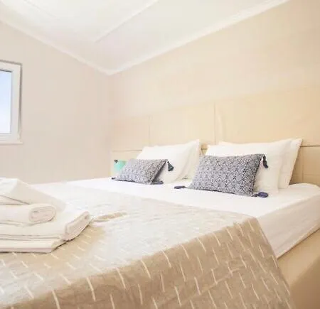 Arar Villa *
